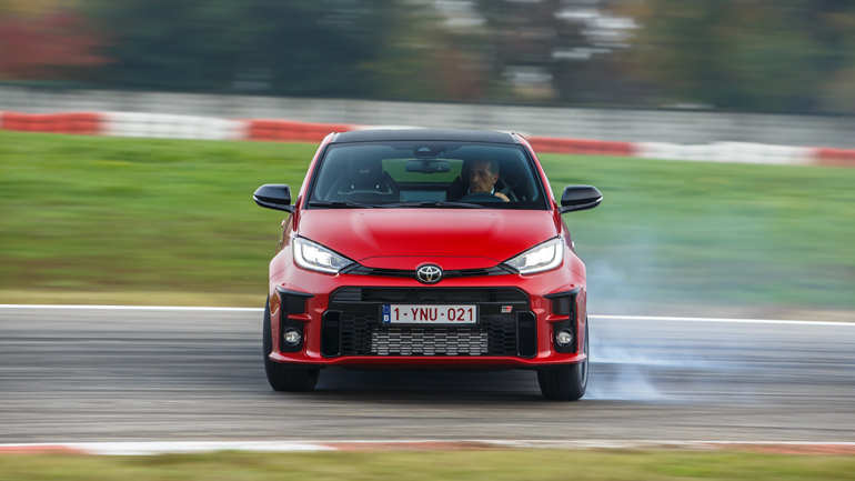 Μόνο με το πλάι πηγαίνει το Toyota GR Yaris των 261 ίππων